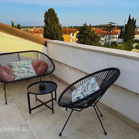 Apartments Ali & El - Perfect For Couples Rovinj Exterior photo